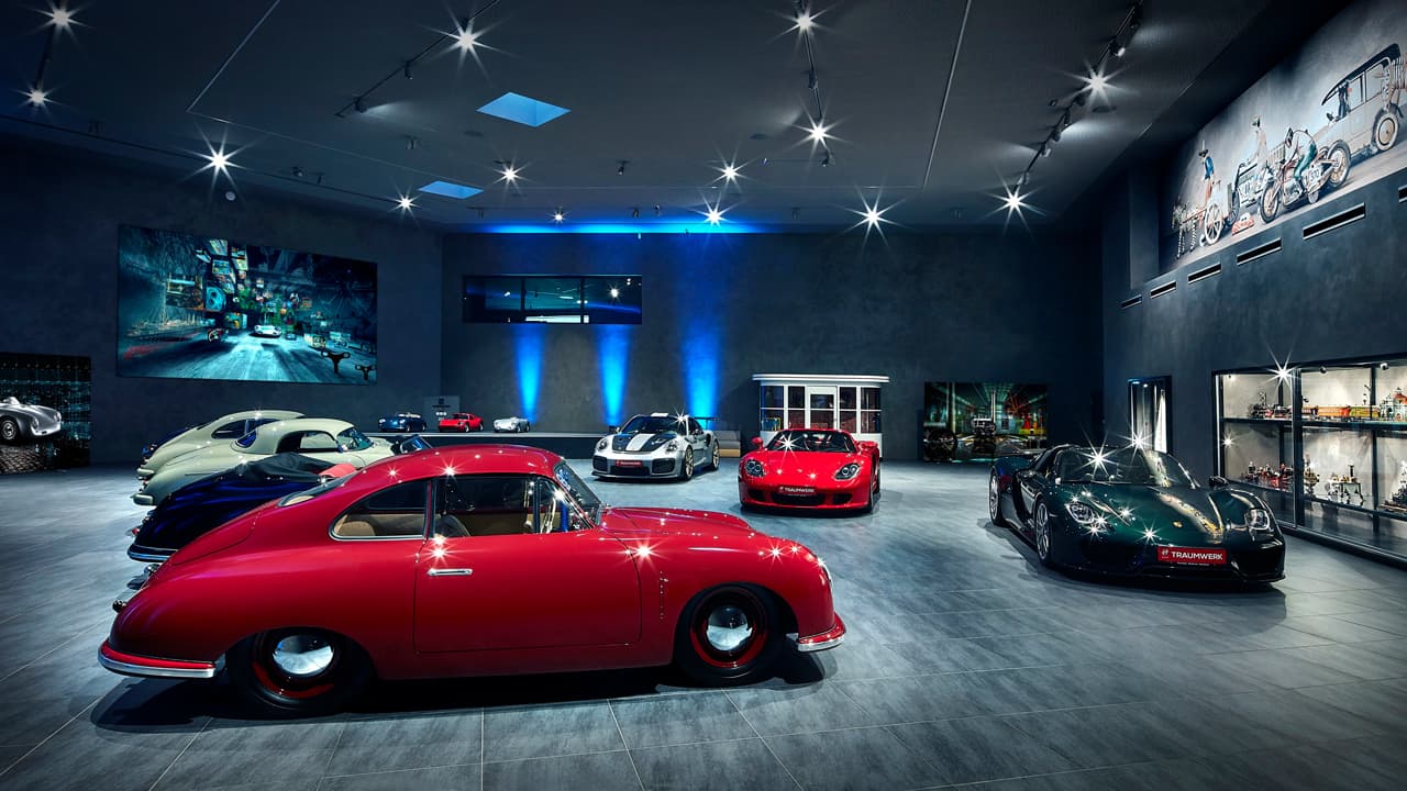 Das Hans-Peter Porsche Wechselwerk mit Automobil Ausstellung
